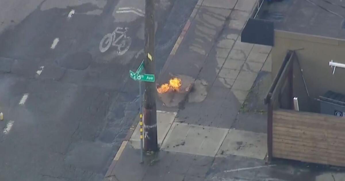 Flammen schlagen aus Asphalt: Unterirdisches Feuer brennt in Seattle | 1&1