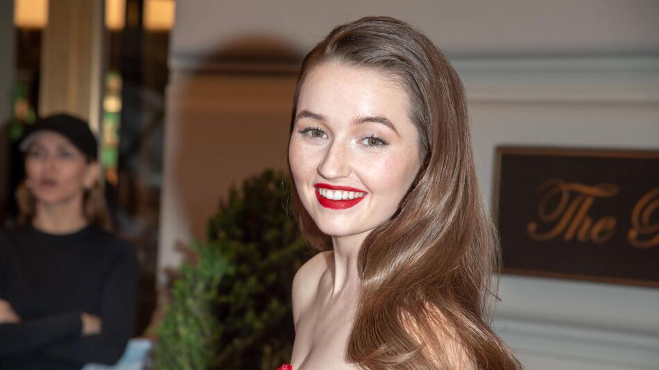 Kaitlyn Dever.