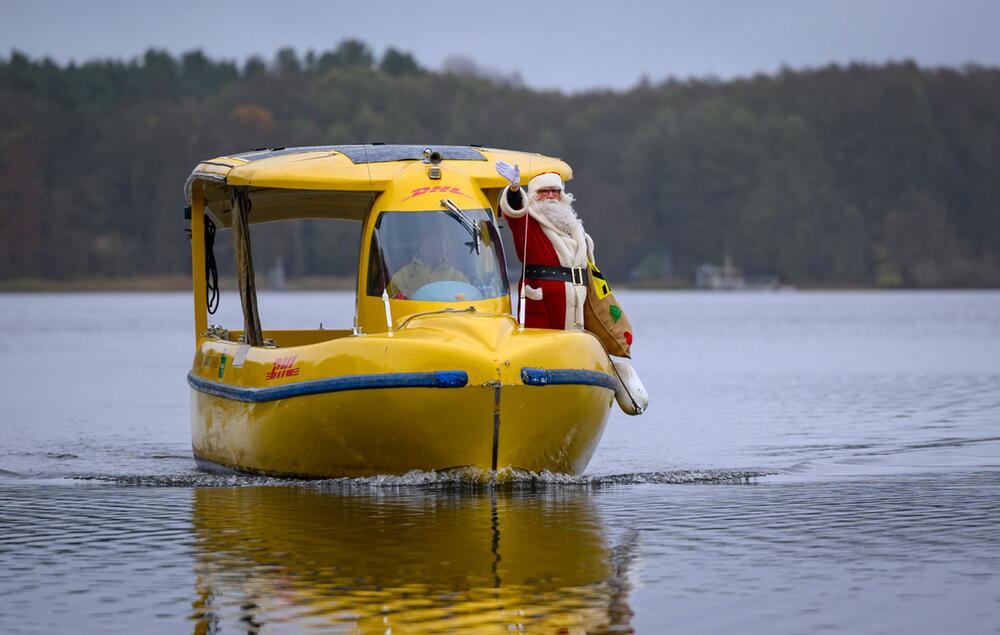 Ankunft des Weihnachtsmannes in Himmelpfort