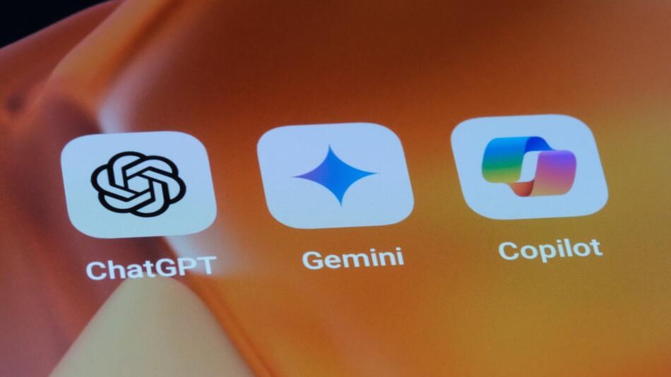 Drei der wohl bekanntesten KI-Helfer: ChatGPT, Google Gemini und Microsoft Copilot.