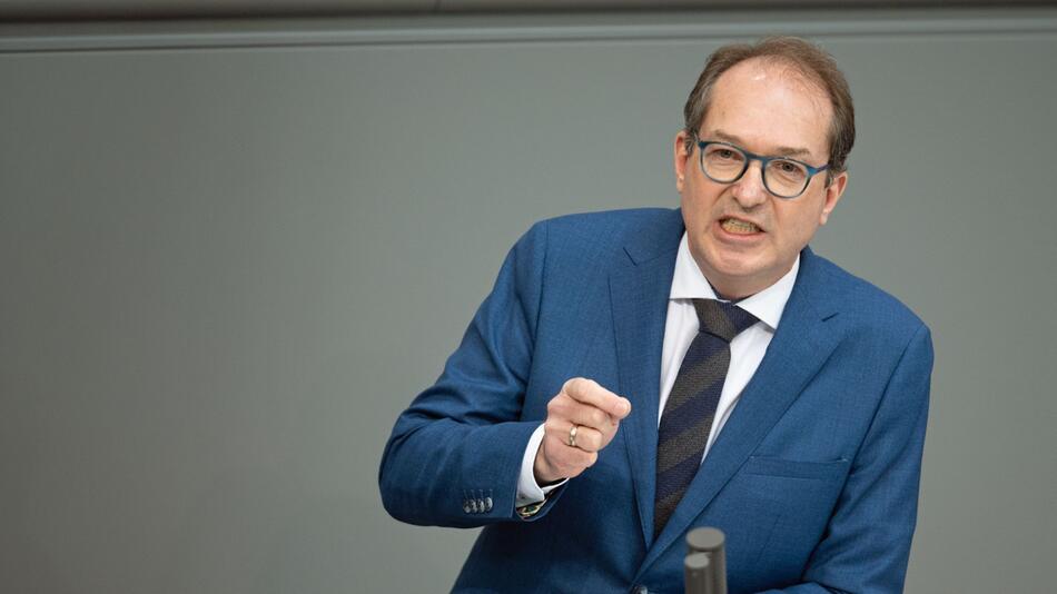 Dobrindt fordert nach gesenkter Konjunkturprognose "harten Kurswechsel"