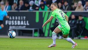 Wolfsburgs Torjägerin Ewa Pajor m Champions-League-Duell mit Paris