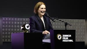 Julianne Moore bei ihrer Dankesrede in Zürich.