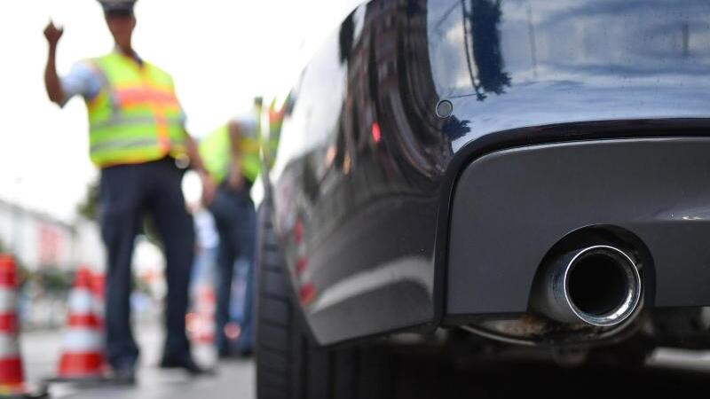 Polizei kontrolliert Auto-Tuner