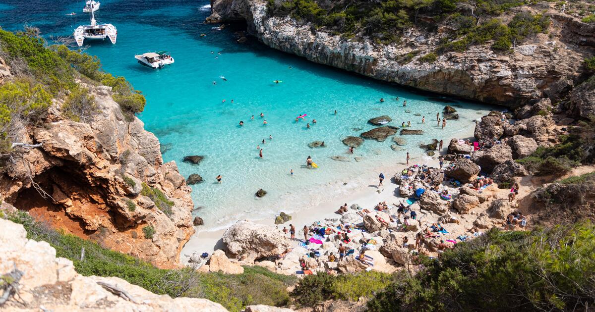 Protest Auf Mallorca Gegen Den Massentourismus Bei "Instagram-Bucht" | 1&1