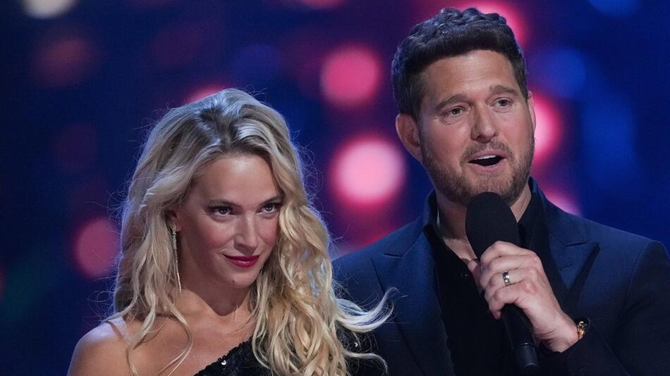 Michael Bublé wurde auf der Bühne von seiner Frau Luisana Lopilato unterstützt.