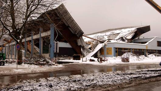 Dach der Eissporthalle in Bad Reichenhall