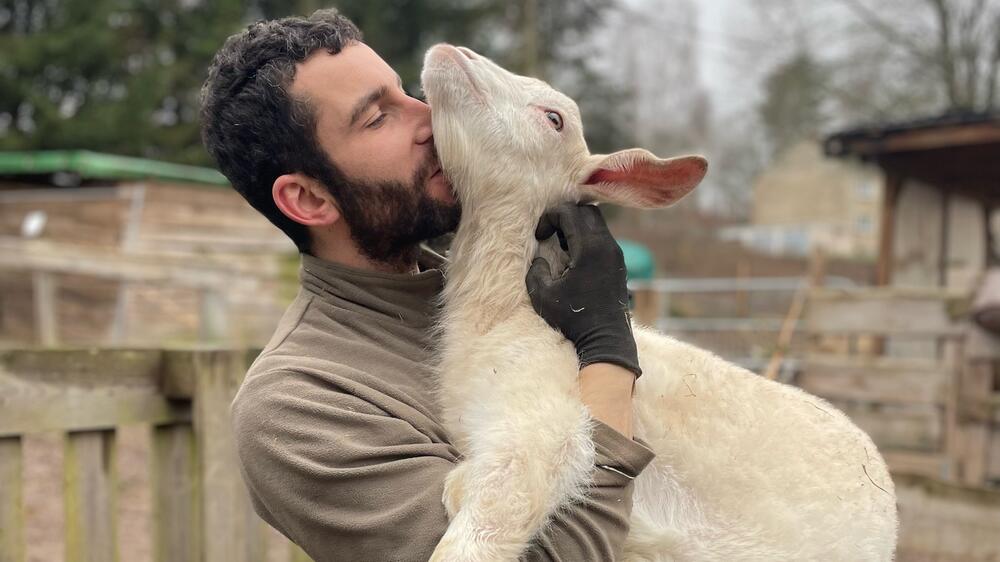 Er ist Teil von „Metzger gegen Tiermord“.