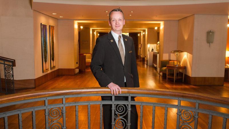 Hotel-Concierge Simon Bertram