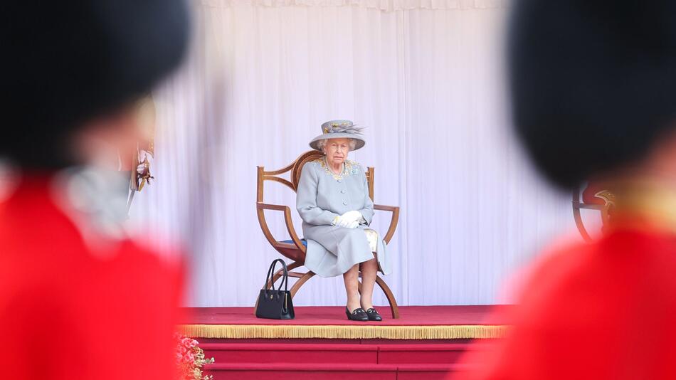 Militärparade zum 95. Geburtstag der Queen