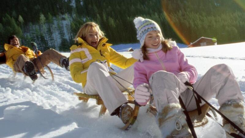 Schlittenfahrt im hohen Schnee