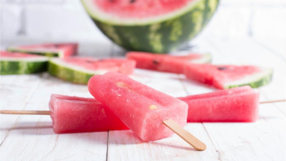 Gefrorene Melone ist der perfekte Sommersnack.