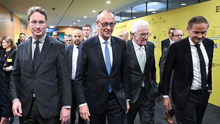 Kanzler bei Strategiedialog Baden-Württemberg: Wird Stuttgart zum zweiten Detroit?