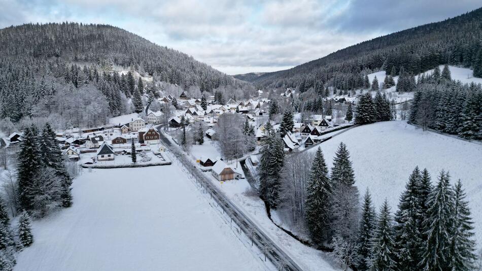 Wintereinbruch im Erzgebirge