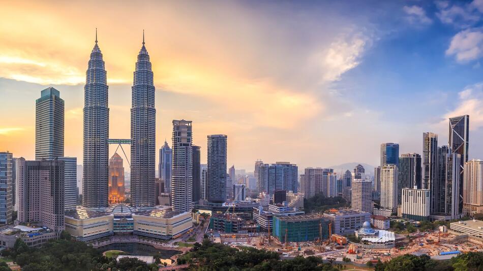 Panoramablick auf Kuala Lumpurs Skyline