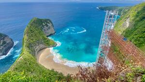 Bau von Aufzug an Traumstrand auf Bali gestoppt