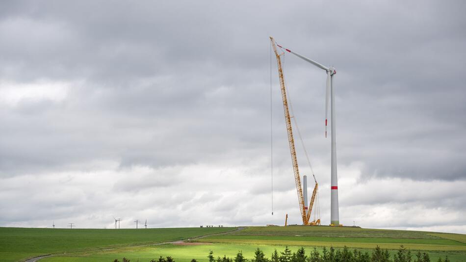 Neue Windkraftanlagen in der Eifel