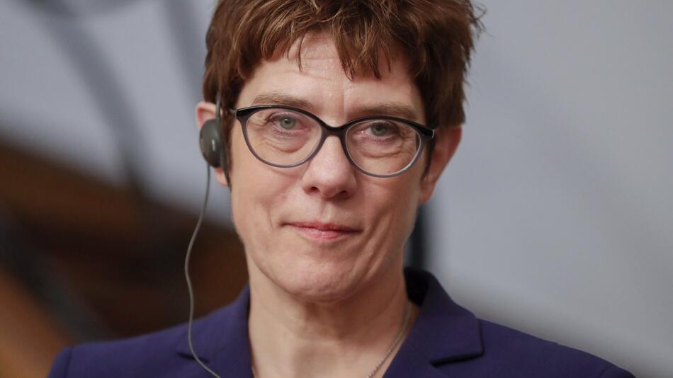 Verteidigungsministerin Kramp-Karrenbauer in Brüssel