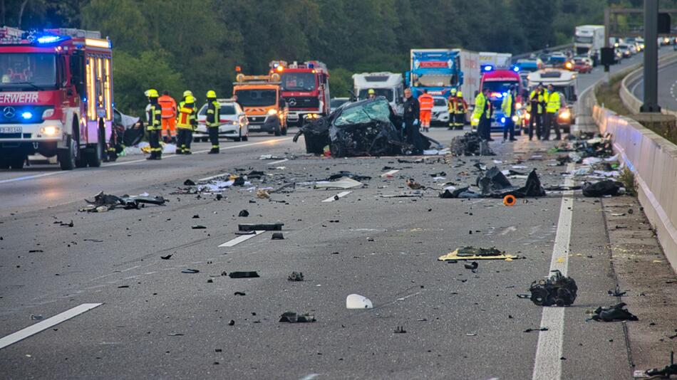 Mehrere Tote bei Verkehrsunfall auf A5 in Hessen