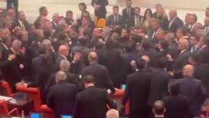 Schlägerei im türkischen Parlament 