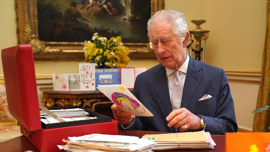 Krebskranker König Charles schmunzelt über Genesungswünsche