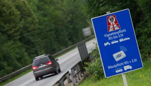 Viele Autofahrer überschätzen ihr Wissen über Regeln im Ausland