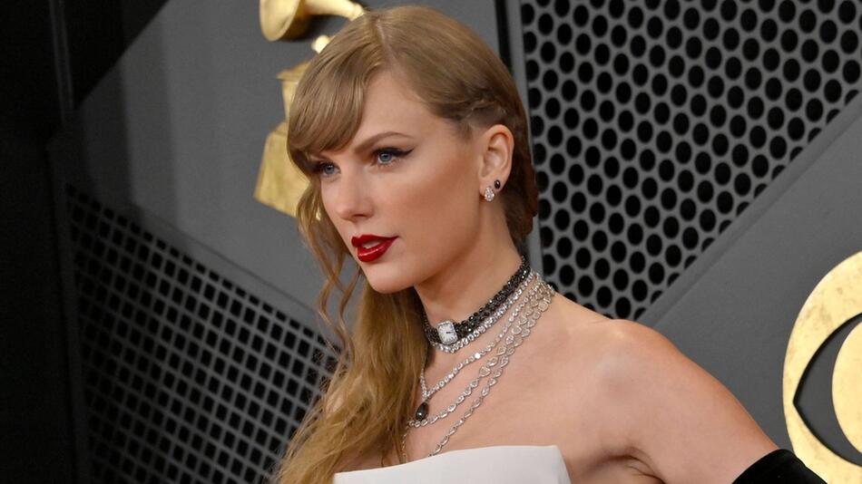 Taylor Swift ließ es sich nicht nehmen, direkt nach ihren Singapur-Konzerten an der Oscar-Party ...