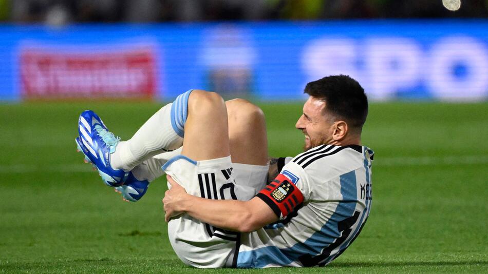 Lionel Messi hat im Länderspiel mit Argentinien gegen Uruguay Schmerzen
